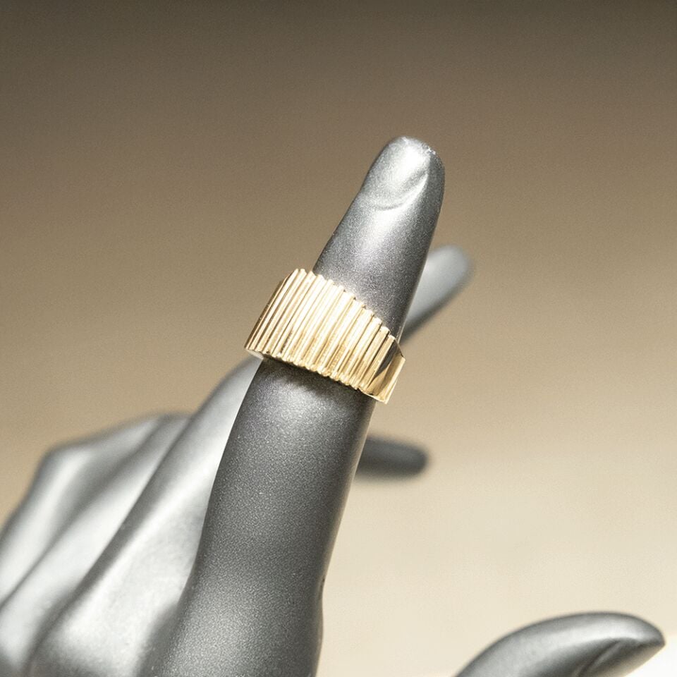 14 Ayar Sıralı Detaylı Altın Yüzük