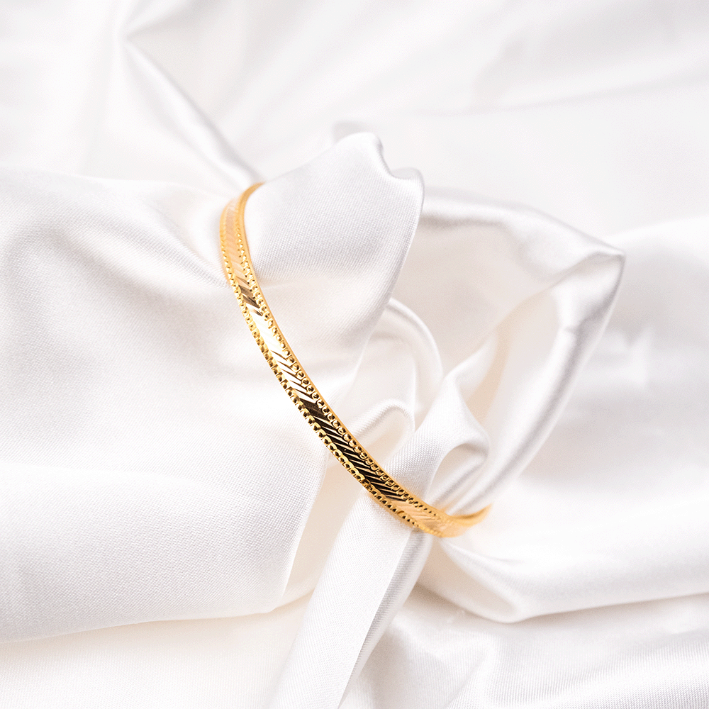 22 Ayar Kenarları Nokta Desenli Ortası Üçgen Çizgili Kibrit Çöpü Gold Altın Bilezik 10 Gr