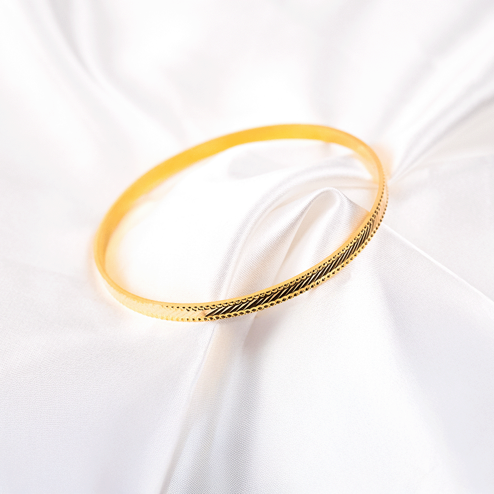 22 Ayar Kenarları Nokta Desenli Ortası Üçgen Çizgili Kibrit Çöpü Gold Altın Bilezik 20 Gr