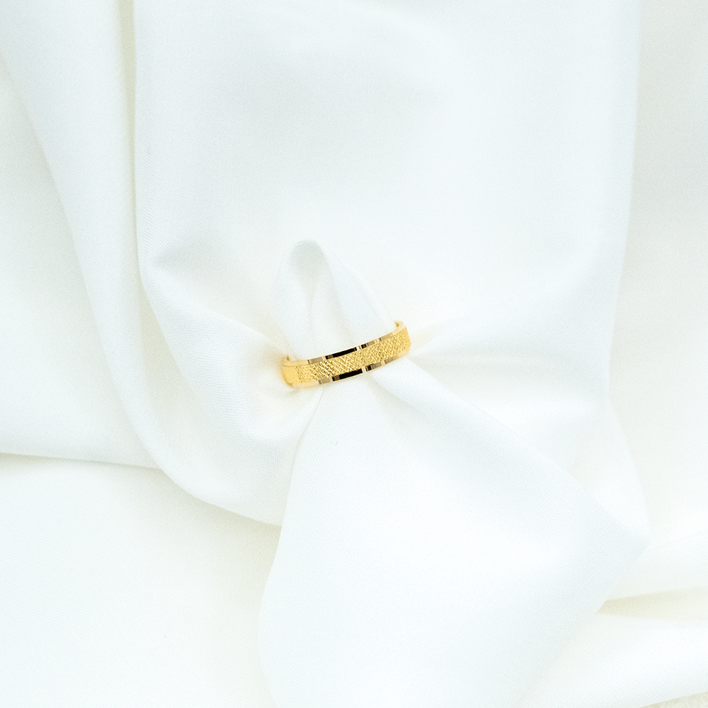 22 Ayar Kenarları Köşeli Ortası Baklava Desenli Altın Yüzük