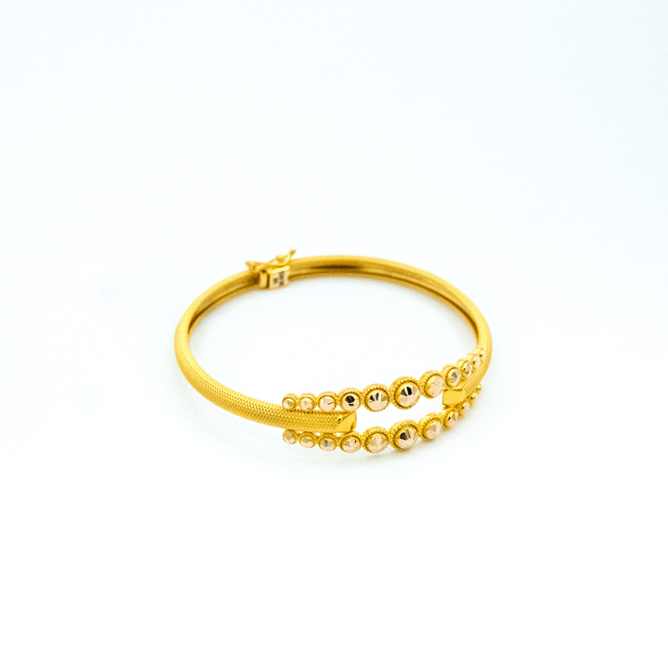14 Ayar Göz Kamaştırıcı Kelepçe Altın Bileklik