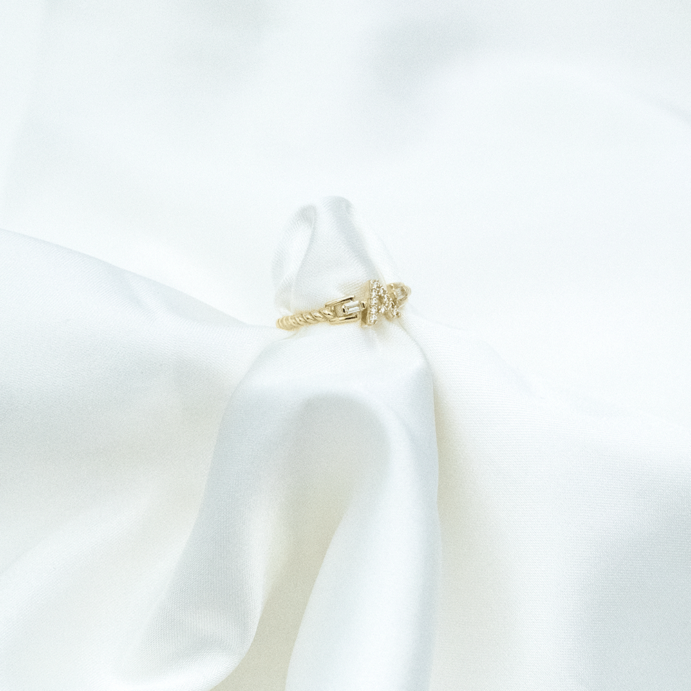 14 Ayar Taşlı A Harfli Altın Yüzük