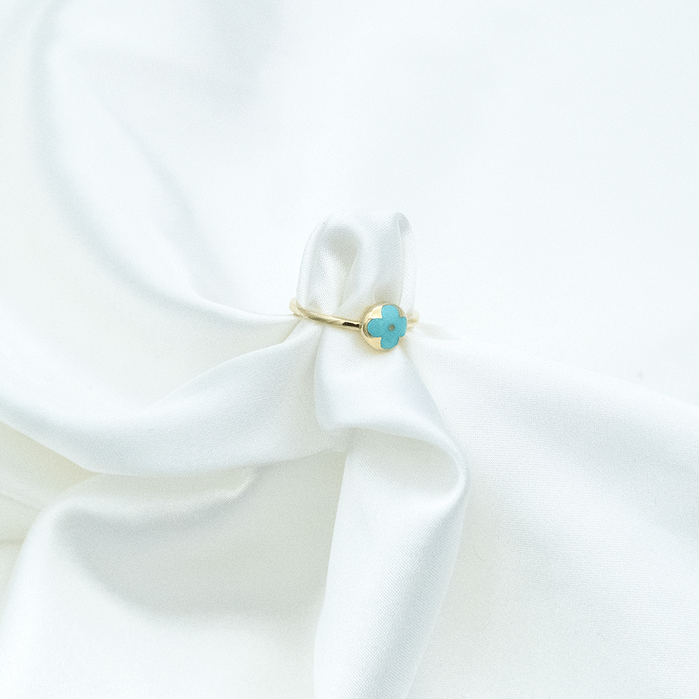 14 Ayar Mavi Çiçek Desenli Altın Yüzük