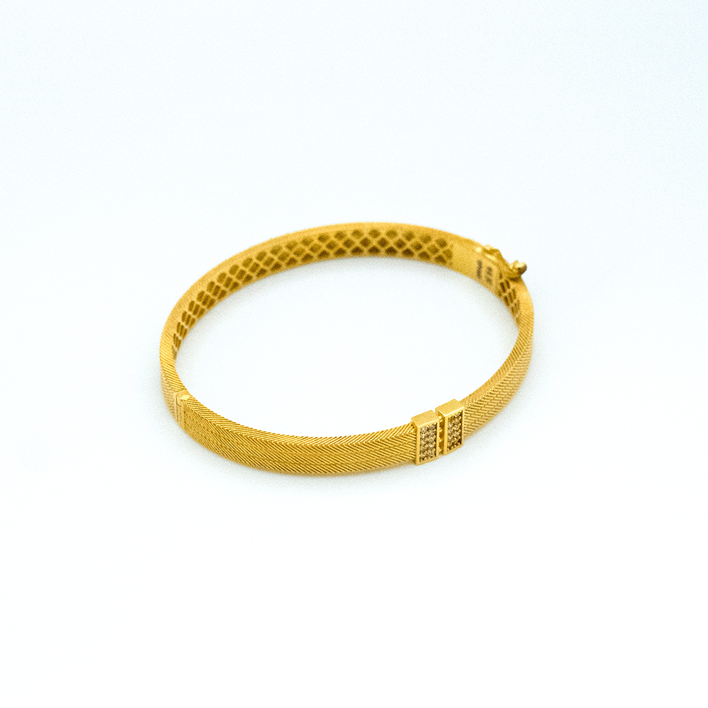 14 Ayar Parlayan Yıldız Kelepçe Altın Bileklik