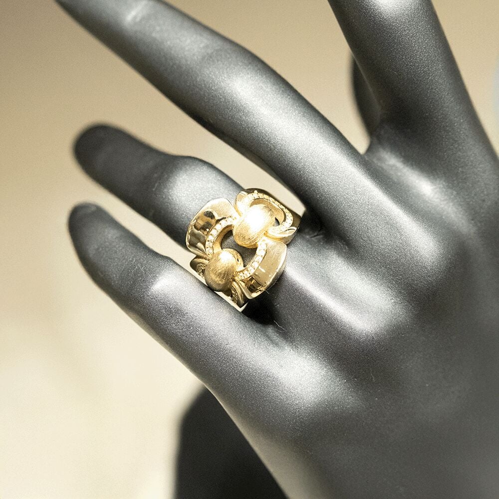 14 Ayar Boşluk Detaylı Altın Yüzük