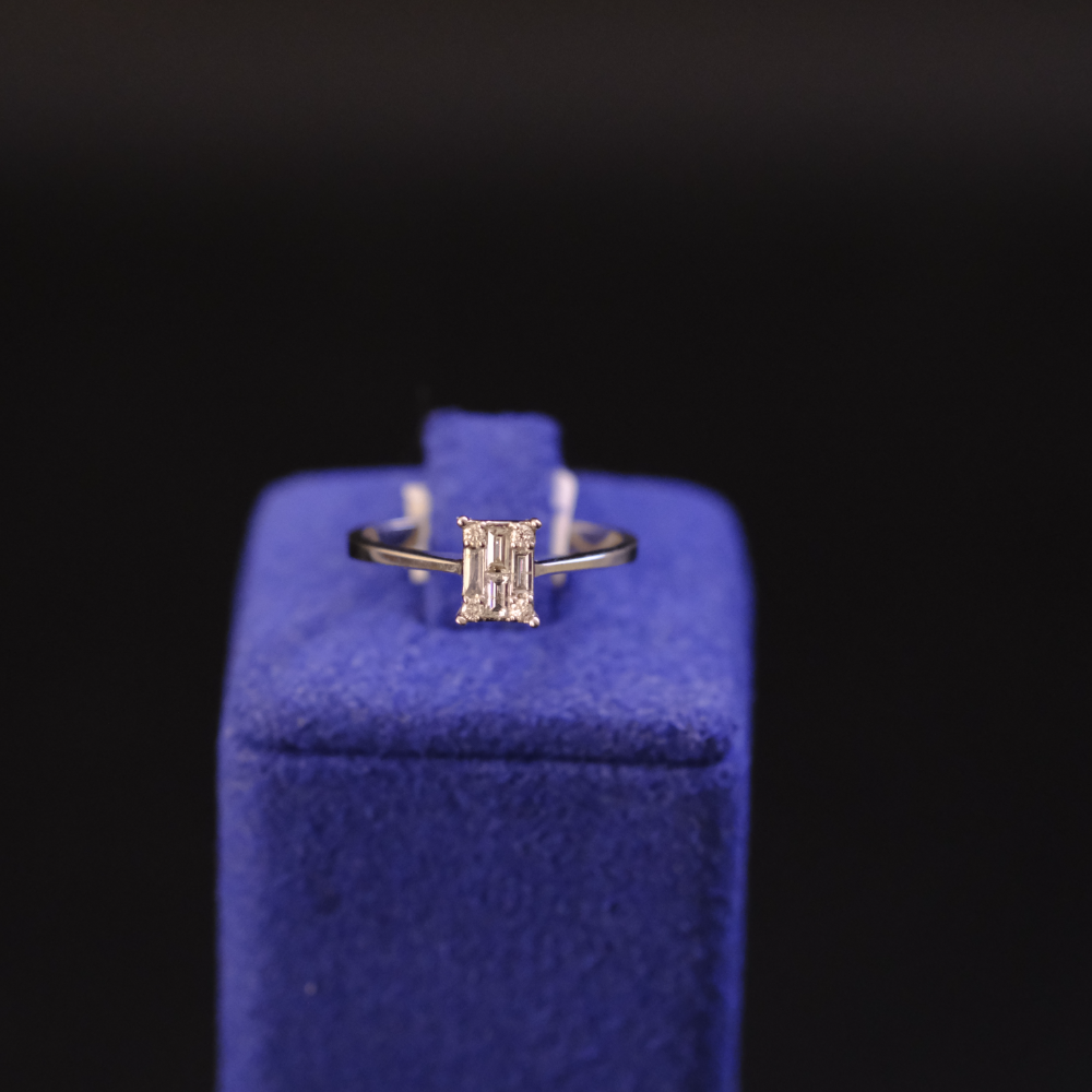 8 Ayar Dikey Baget Kesim Pırlanta Yüzük