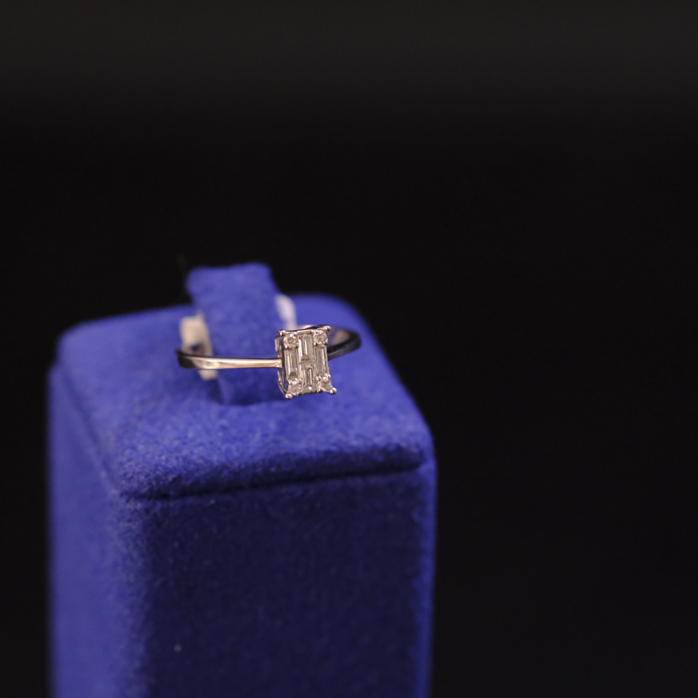 8 Ayar Dikey Baget Kesim Pırlanta Yüzük