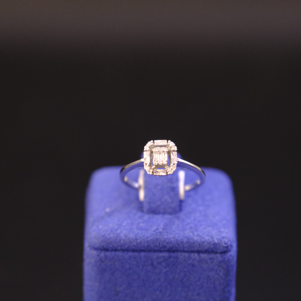 8 Ayar Çift Etkili Baget Halo Pırlanta Yüzük