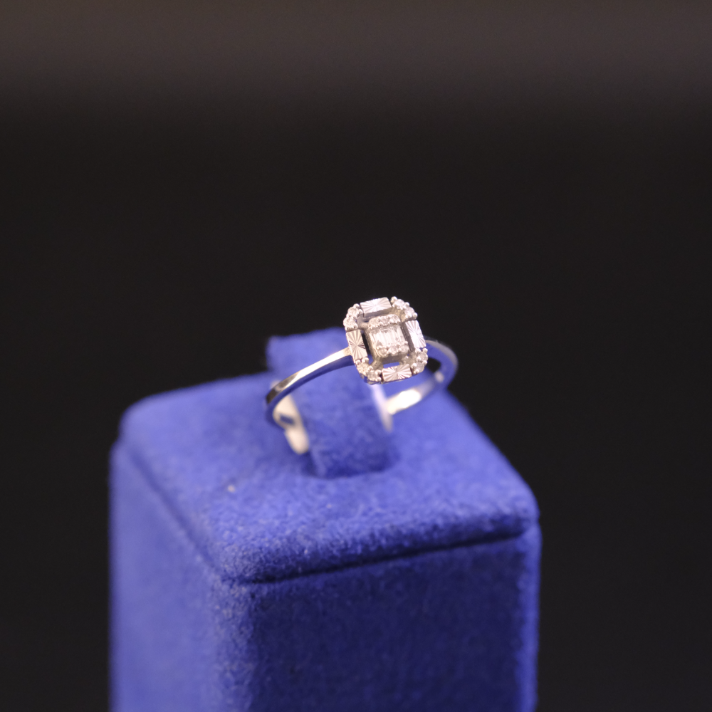 8 Ayar Çift Etkili Baget Halo Pırlanta Yüzük