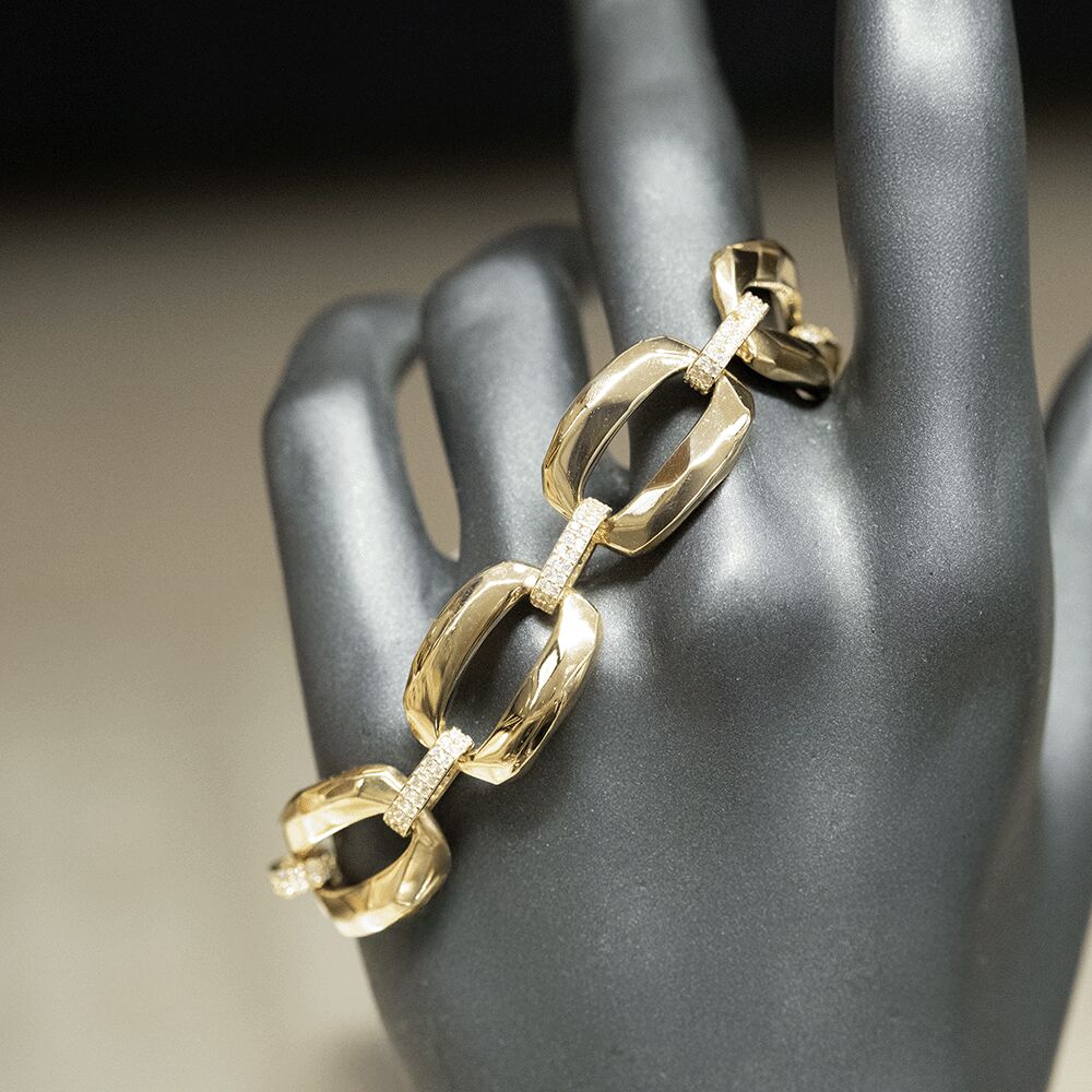 14 Ayar Taşlı Detaylı Altın Bileklik