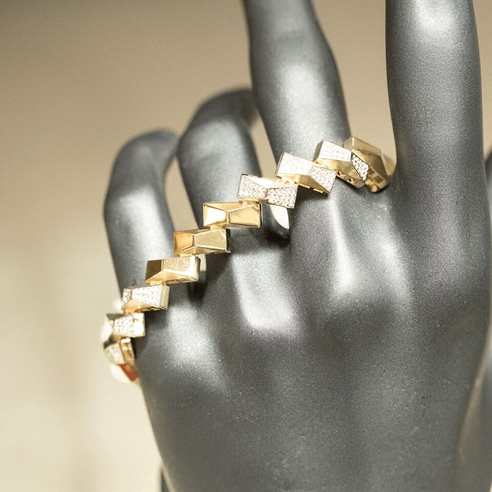 14 Ayar Gizem Akışı Altın Bileklik