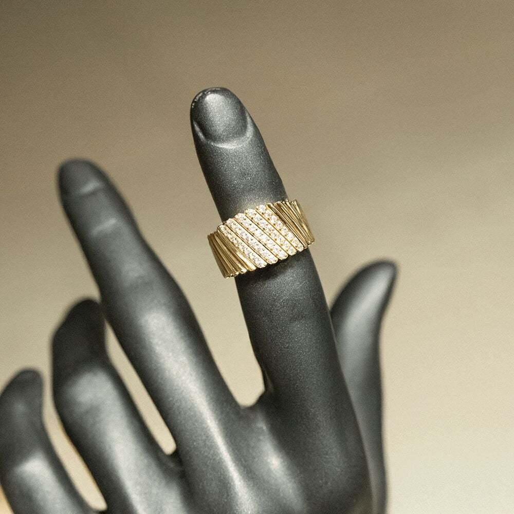 14 Ayar Duru Tutuş Altın Yüzük