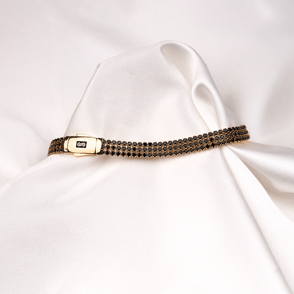 14 Ayar Üç Sıra Siyah Detaylı Altın Bileklik
