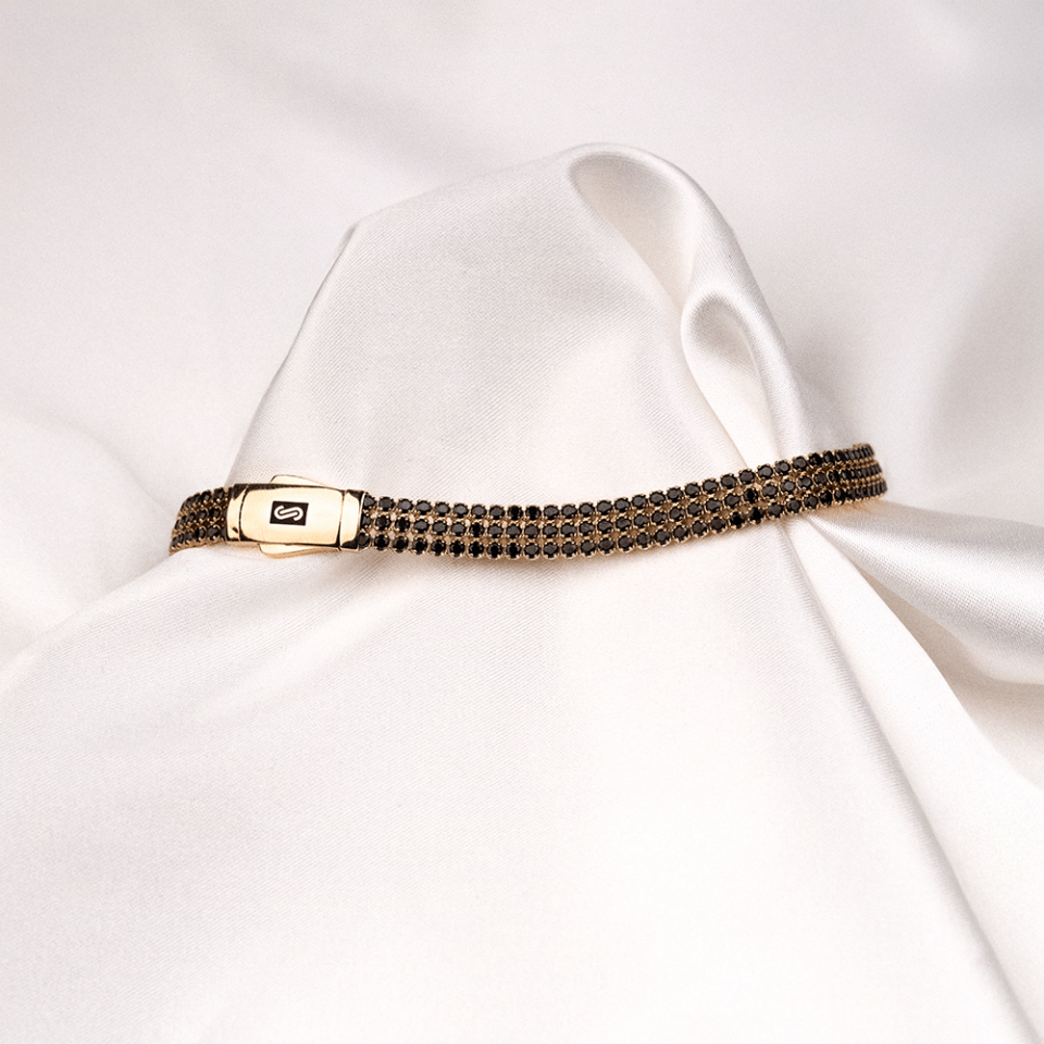 14 Ayar Üç Sıra Siyah Detaylı Altın Bileklik