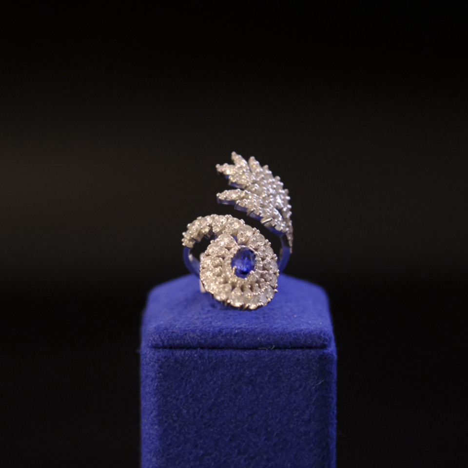 14 Ayar Safir Taşlı Kanat Formlu Pırlanta Yüzük