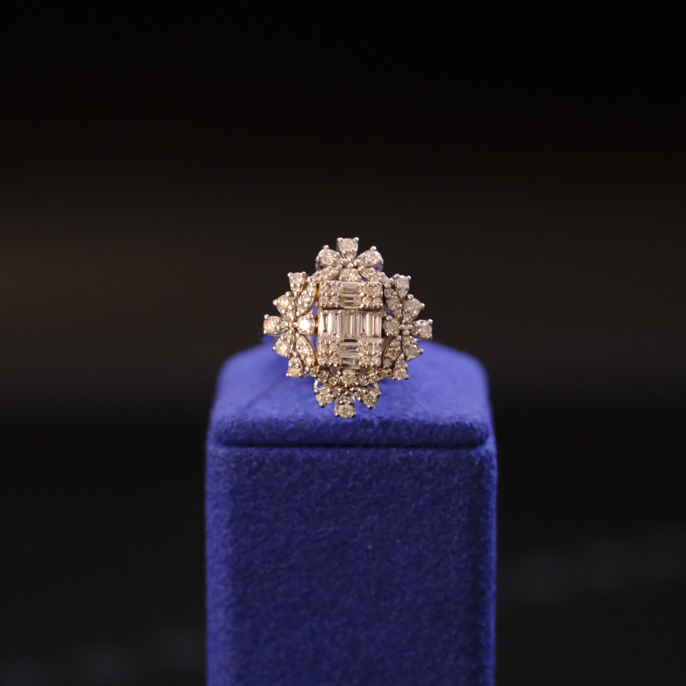 14 Ayar Çiçek Model Pırlanta Yüzük