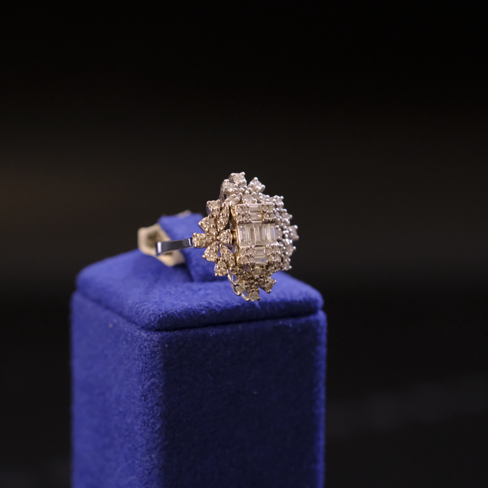 14 Ayar Çiçek Model Pırlanta Yüzük