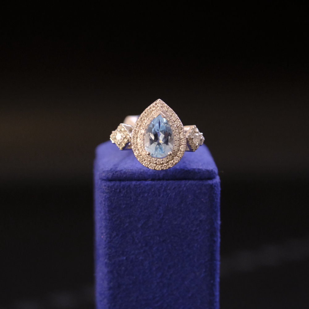 14 Ayar Markiz Taşlı Asimetrik Model Pırlanta Yüzük