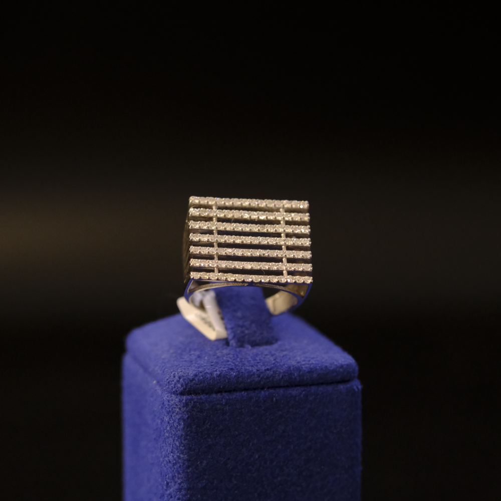 14 Ayar Geometrik Işınsal Tasarım Pırlanta Yüzük