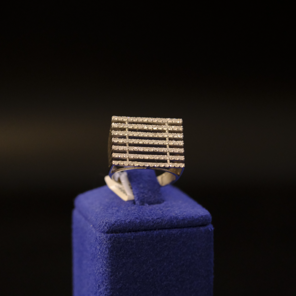 14 Ayar Geometrik Işınsal Tasarım Pırlanta Yüzük