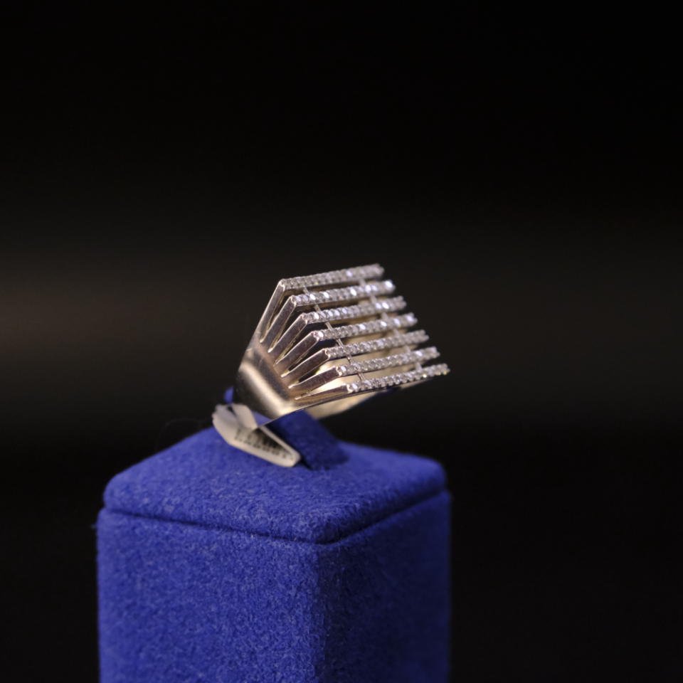 14 Ayar Geometrik Işınsal Tasarım Pırlanta Yüzük