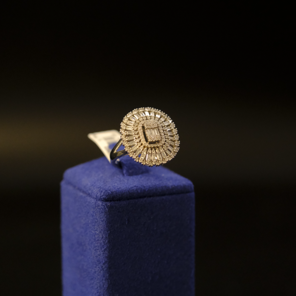 14 Ayar Oval Baget Taşlı Güneş Model Pırlanta Yüzük