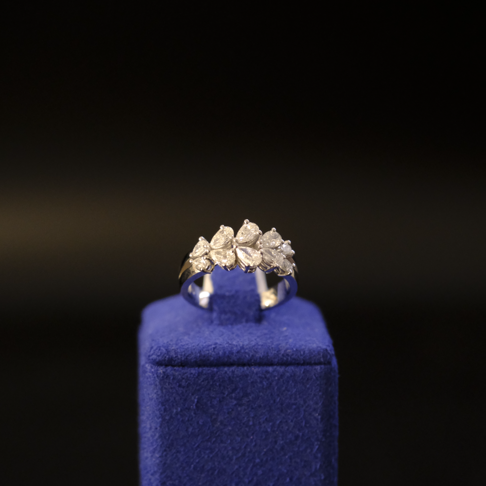 14 Ayar Dikey Markiz Dizilimli Geometrik Model Pırlanta Yüzük