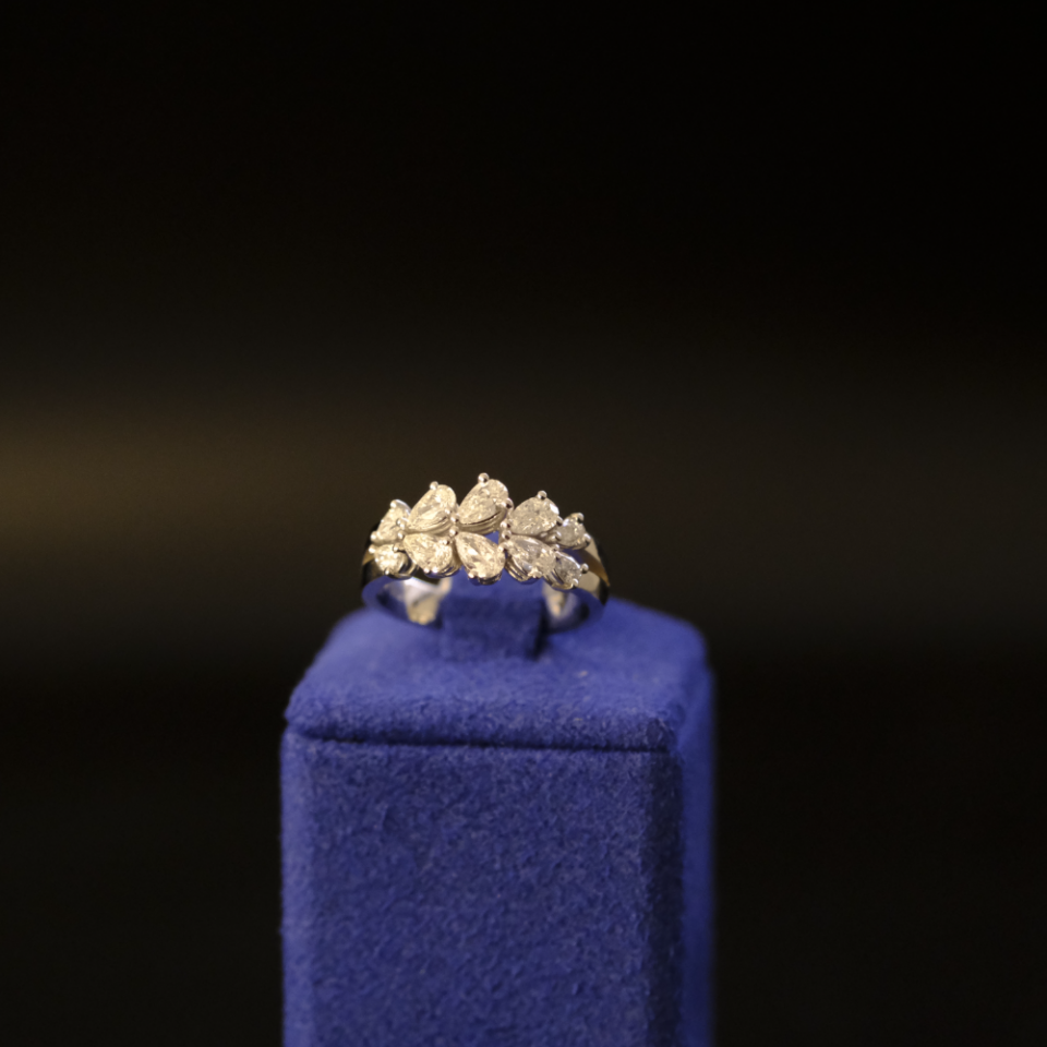 14 Ayar Dikey Markiz Dizilimli Geometrik Model Pırlanta Yüzük