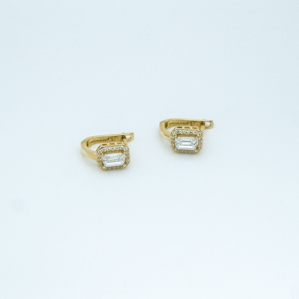 14 Ayar Beyaz Taşlı Görünümlü Sarı Altın Küpe