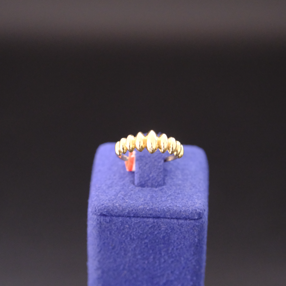 14 Ayar Kabartmalı Sıralı Form Altın Yüzük