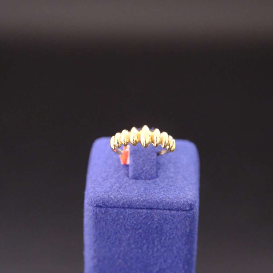 14 Ayar Kabartmalı Sıralı Form Altın Yüzük