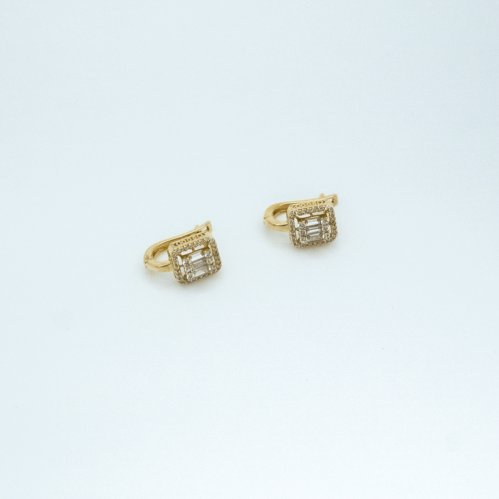 14 Ayar Taşlı Detaylı Altın Küpe