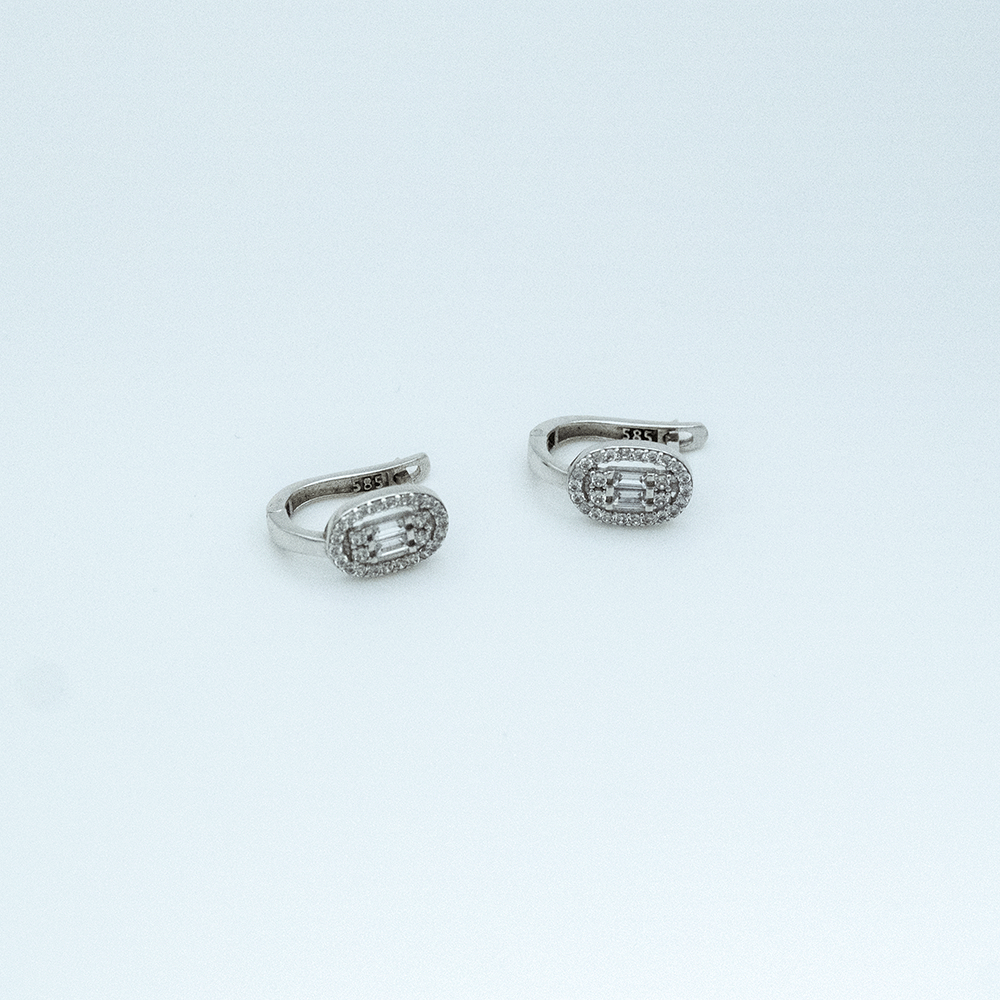 14 Ayar Taşlı Oval Beyaz Altın Küpe