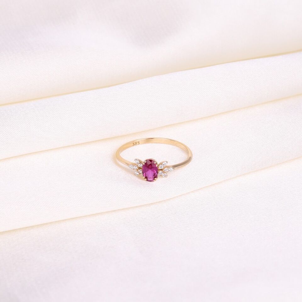 14 Ayar Oval Pembe Taşlı Altın Yüzük
