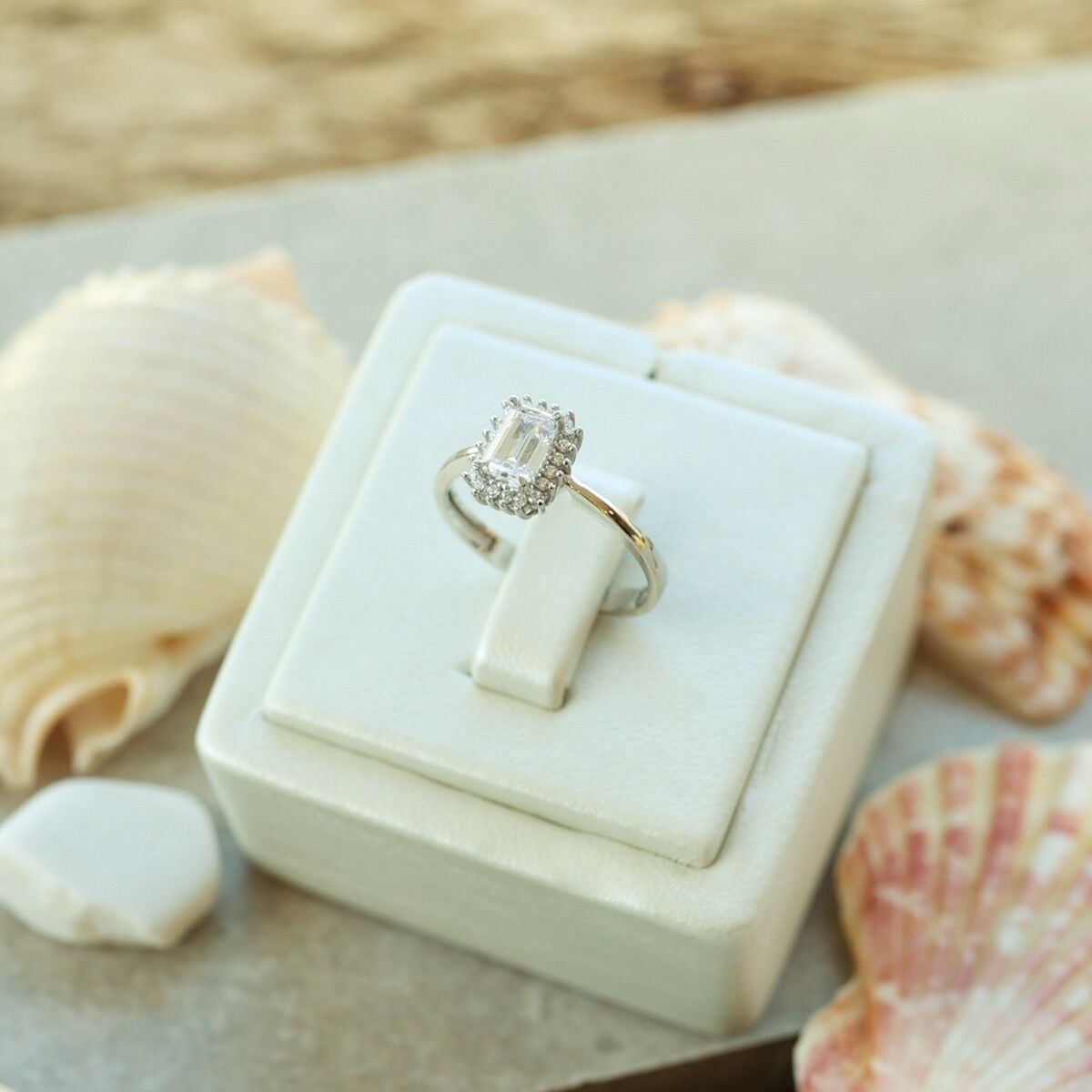 14 Ayar Beyaz Baget Yüzük