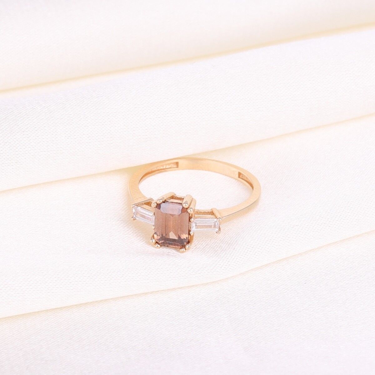 14 Ayar Emerald Kesim Turmalin Yüzük