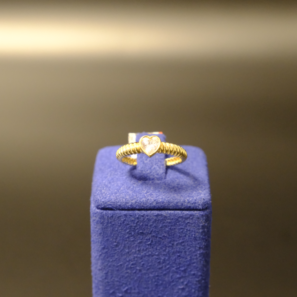 14 Ayar Modern Kalp Kesim Taşlı Burgu Altın Yüzük