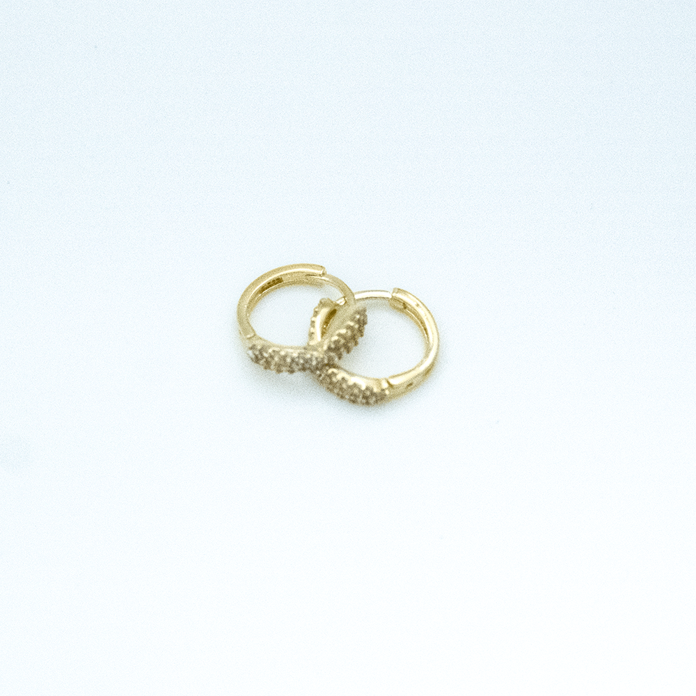 14 Ayar Taşlı Detaylı Altın Küpe