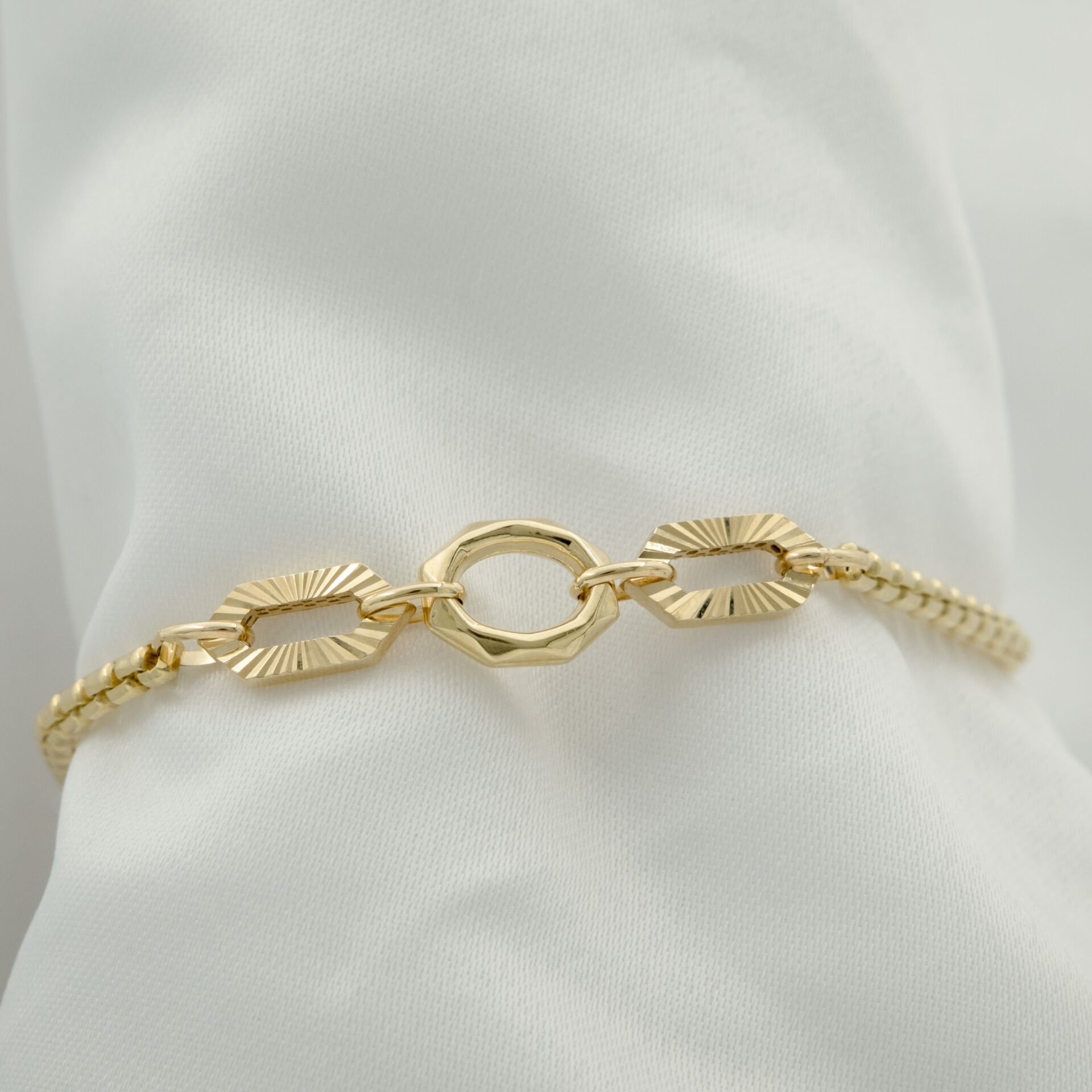 14 Ayar Parıltılı Oval Altın Bileklik