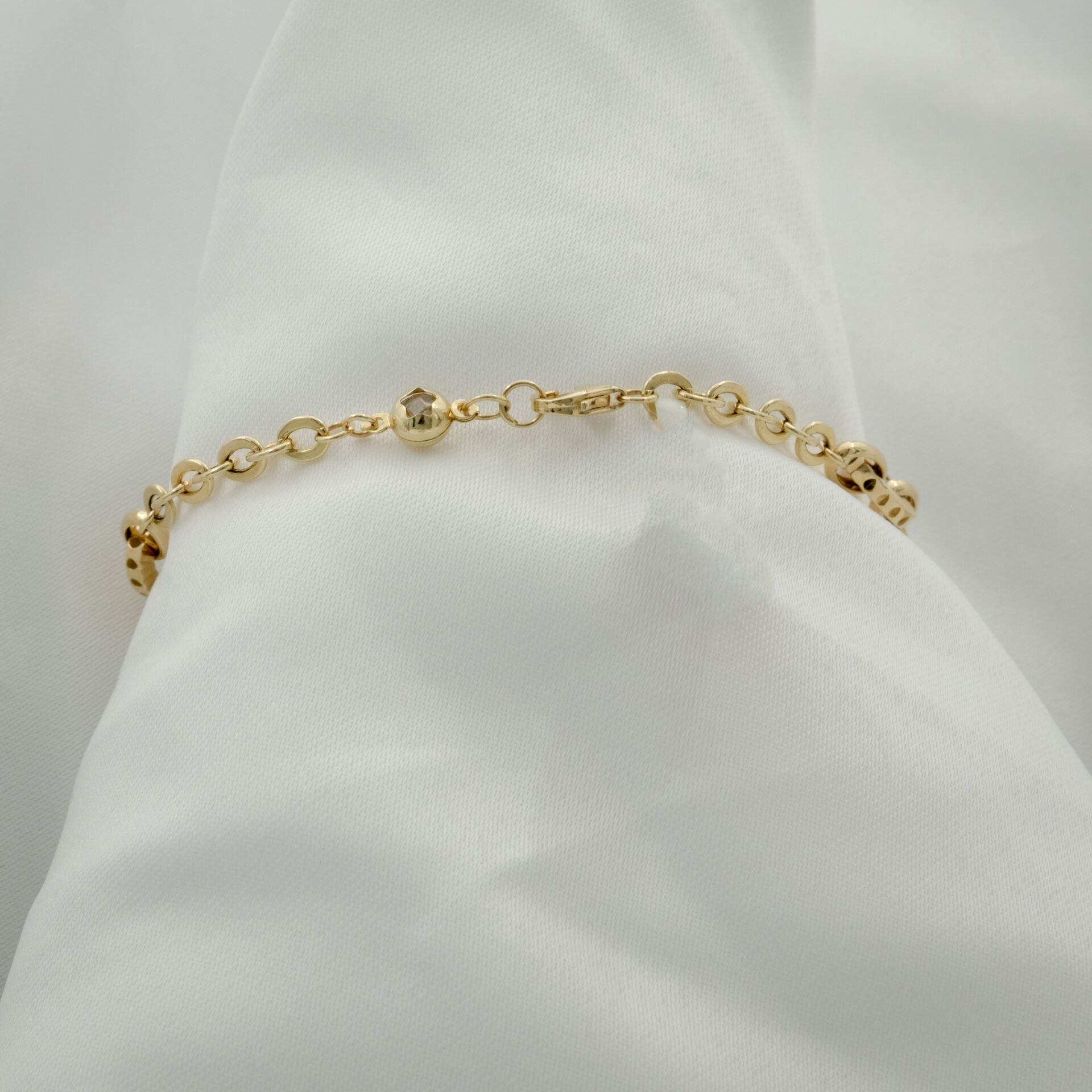 14 Ayar Ataç Sıralı Altın Bileklik