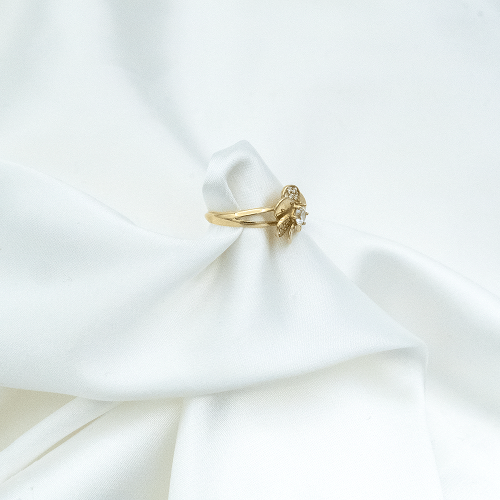 14 Ayar Taşlı Çiçek Kesim Altın Yüzük