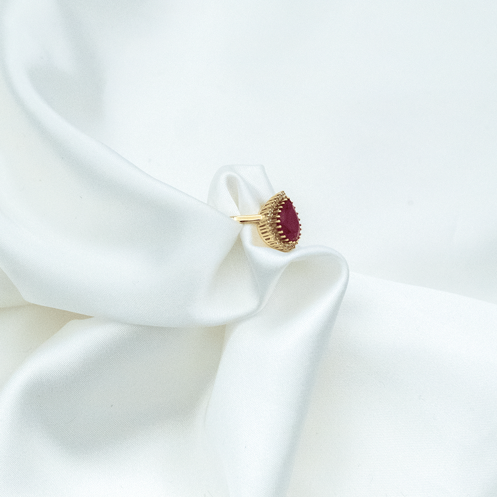 14 Ayar Oval Kırmızı Taşlı Altın Yüzük