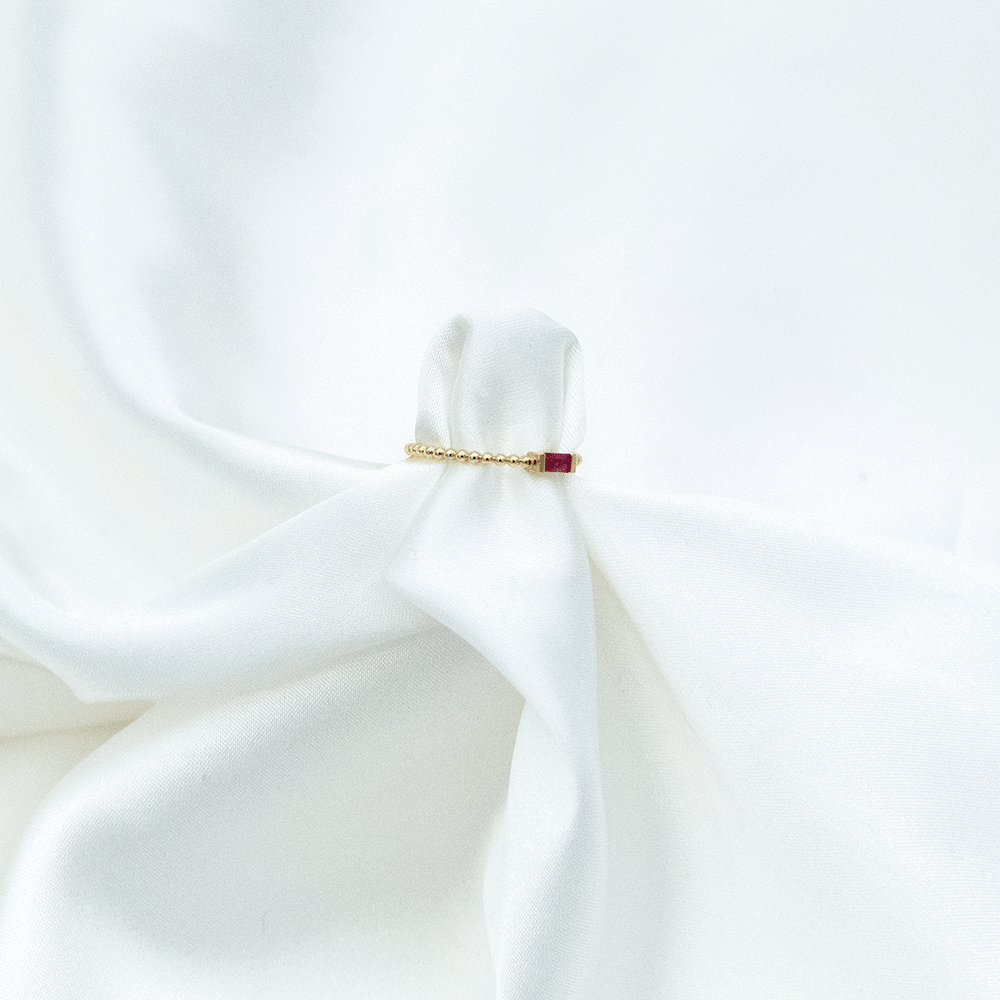 14 Ayar Top Sıralı Mor Taşlı Detaylı Altın Yüzük