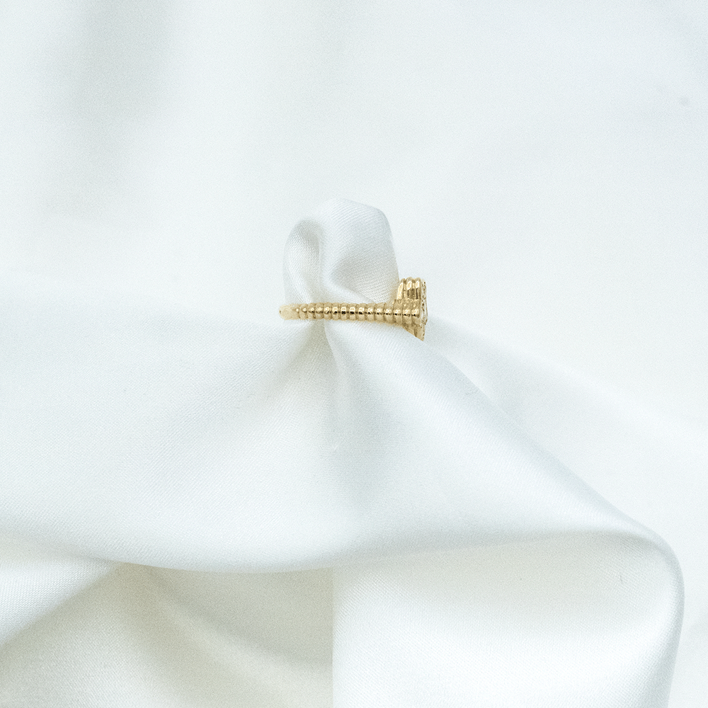 14 Ayar Taşlı Yıldız Detaylı Altın Yüzük