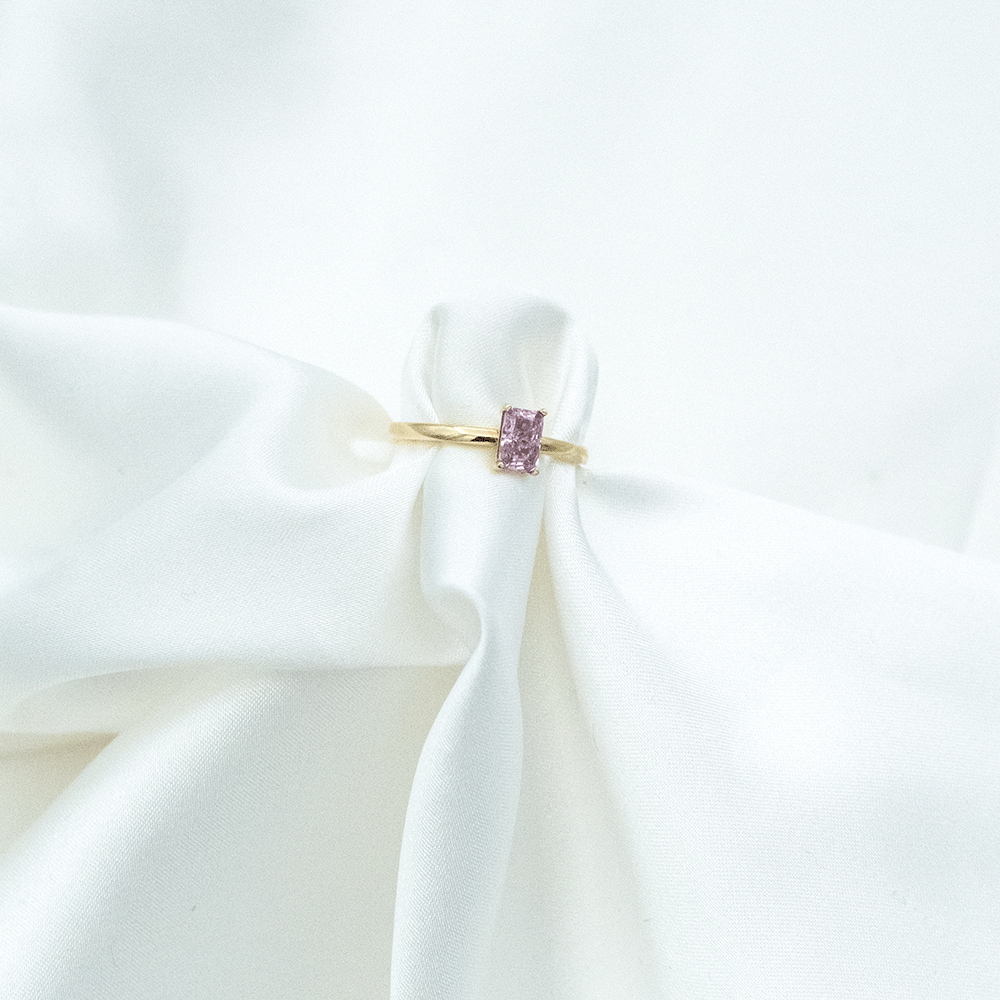 14 Ayar Dikdörtgen Pembe Taşlı Altın Yüzük