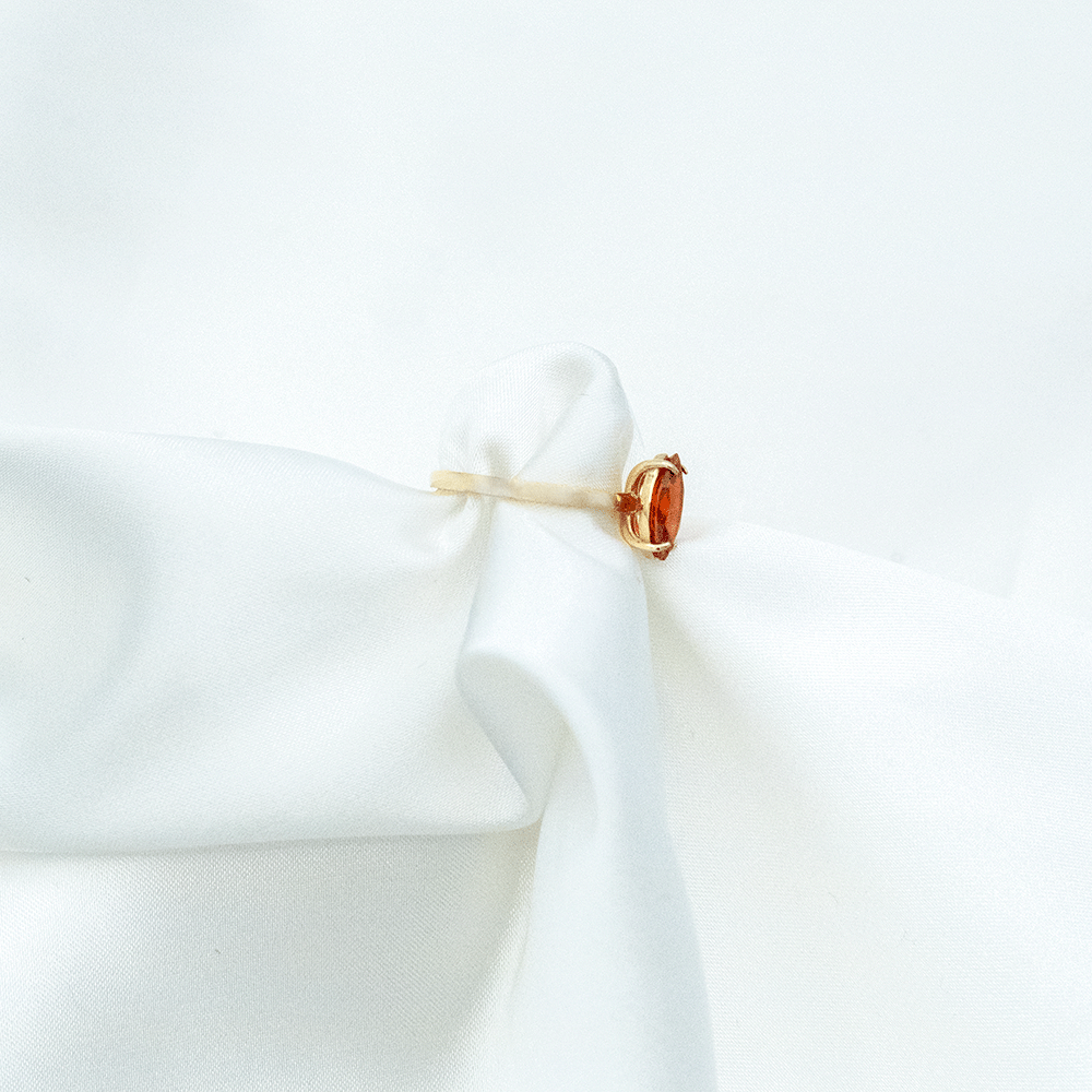 14 Ayar Kırmızı Oval Kesim Taşlı Altın Yüzük