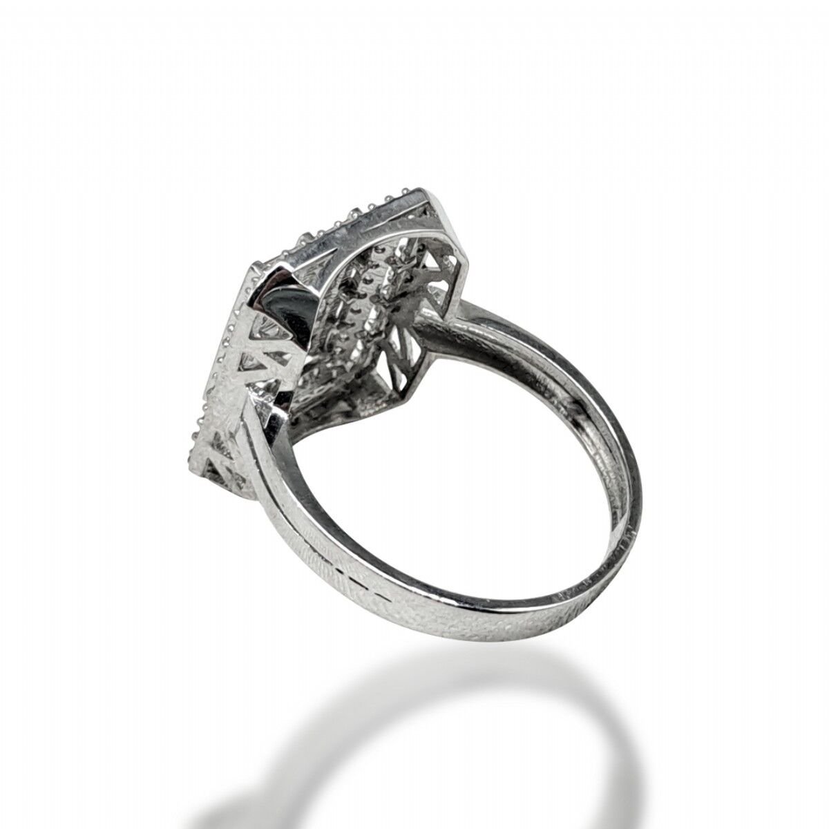 14 Ayar Dikdörtgen Baget Beyaz Altın Yüzük