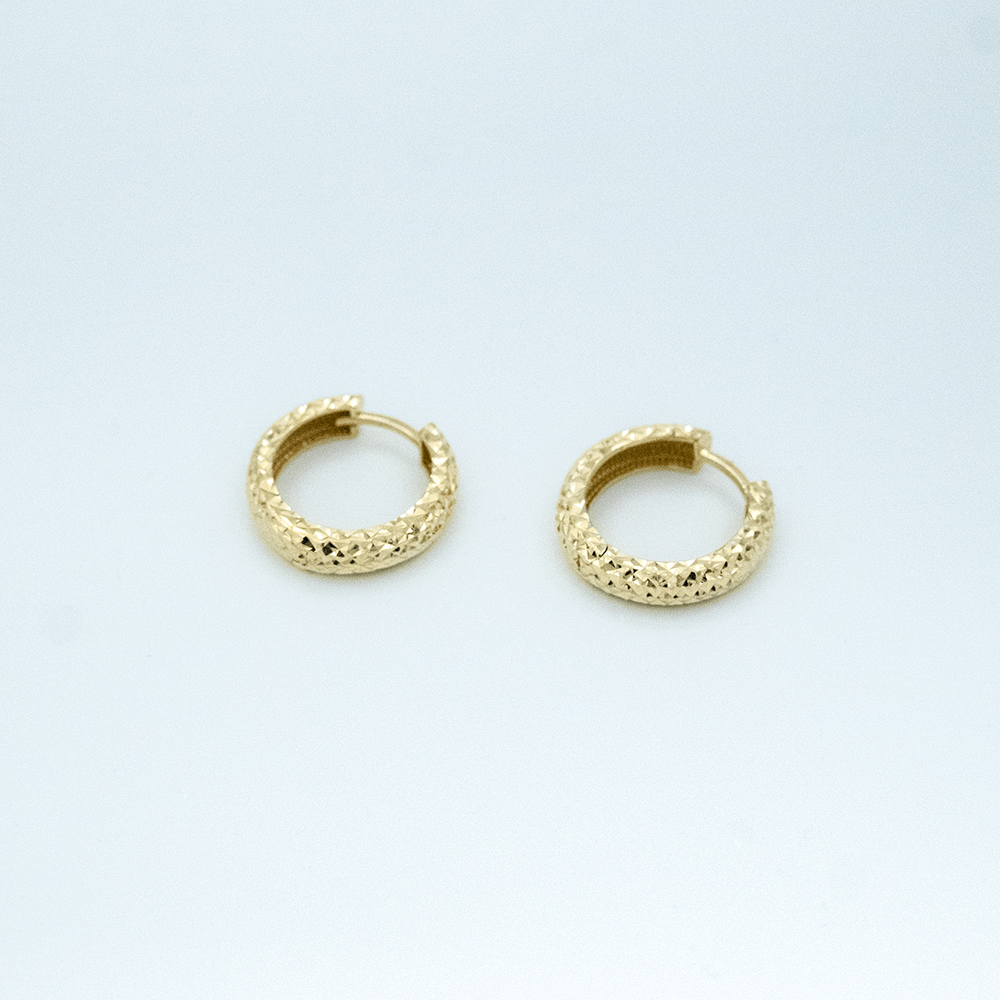 14 Ayar Piramit Desenli Parlak Altın Küpe