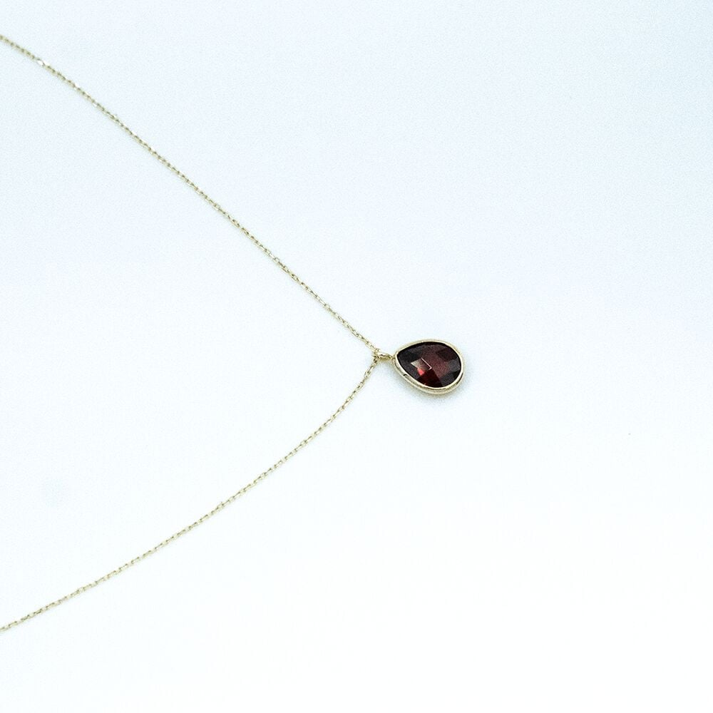 14 Ayar Bordo Taşlı Damla Altın Kolye