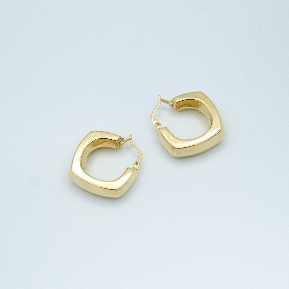 14 Ayar Oval Kesim Köşeli Altın Küpe